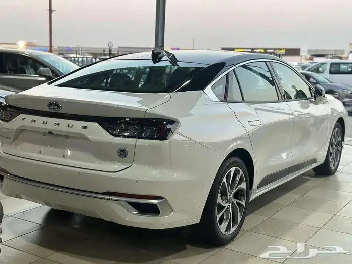 عرض خاص فورد توروس تيتانيوم 2025 16
