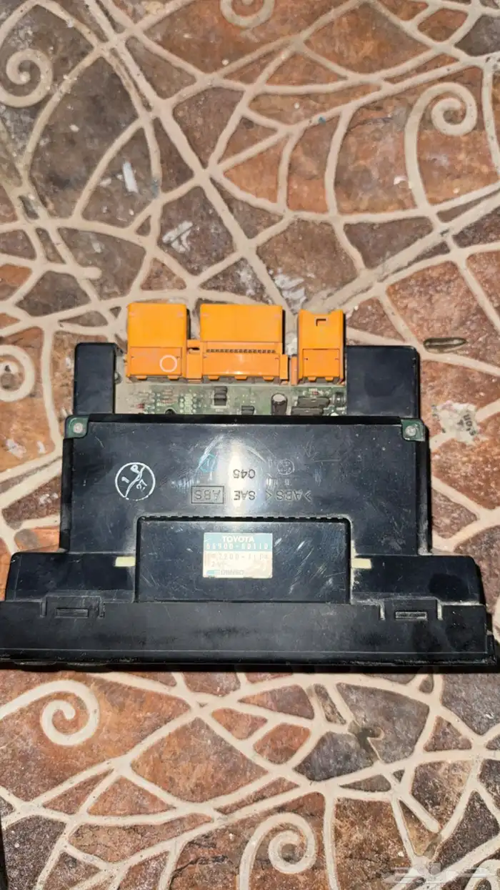 قطع غيار لكزس 400 Ls الثروتل وحدة تحكم مكيف وغيره 10