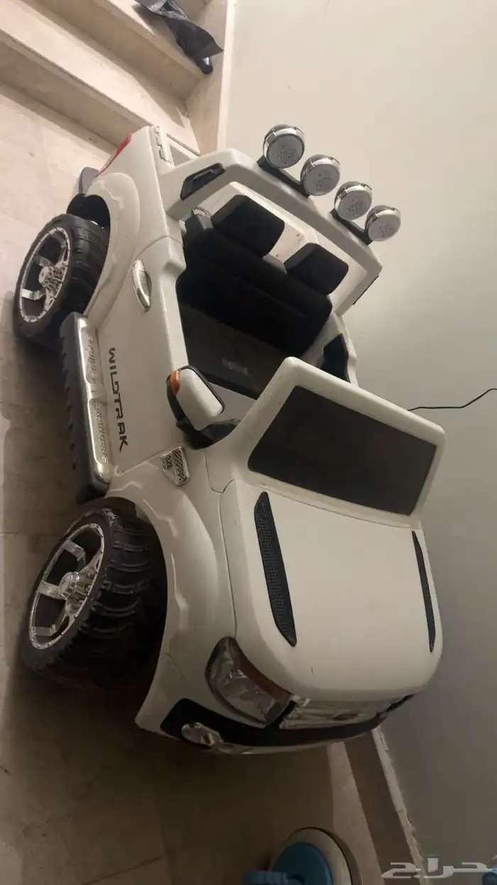 سيارة اطفال محركين 4