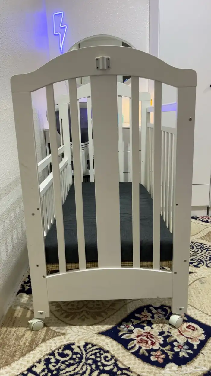 سرير اطفال للبيع نضيف 2