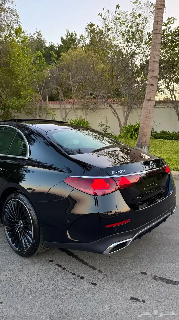 Mercedes E200 2025 جديد 8
