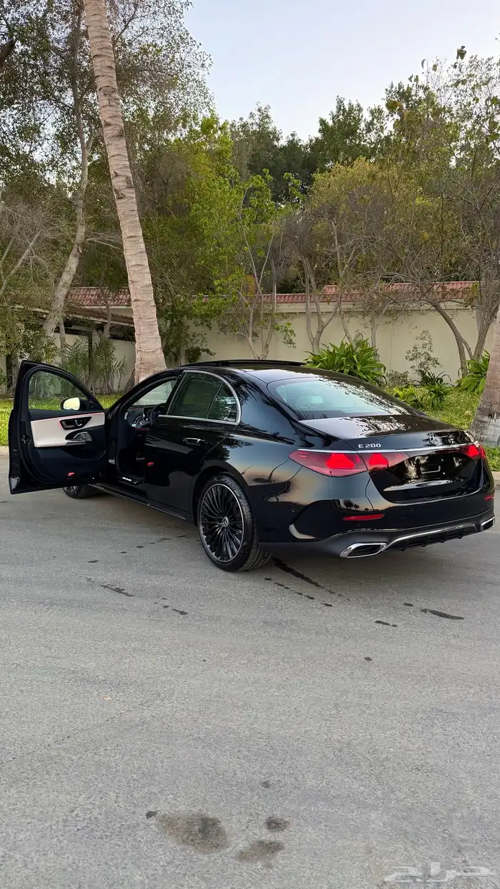 Mercedes E200 2025 جديد 14