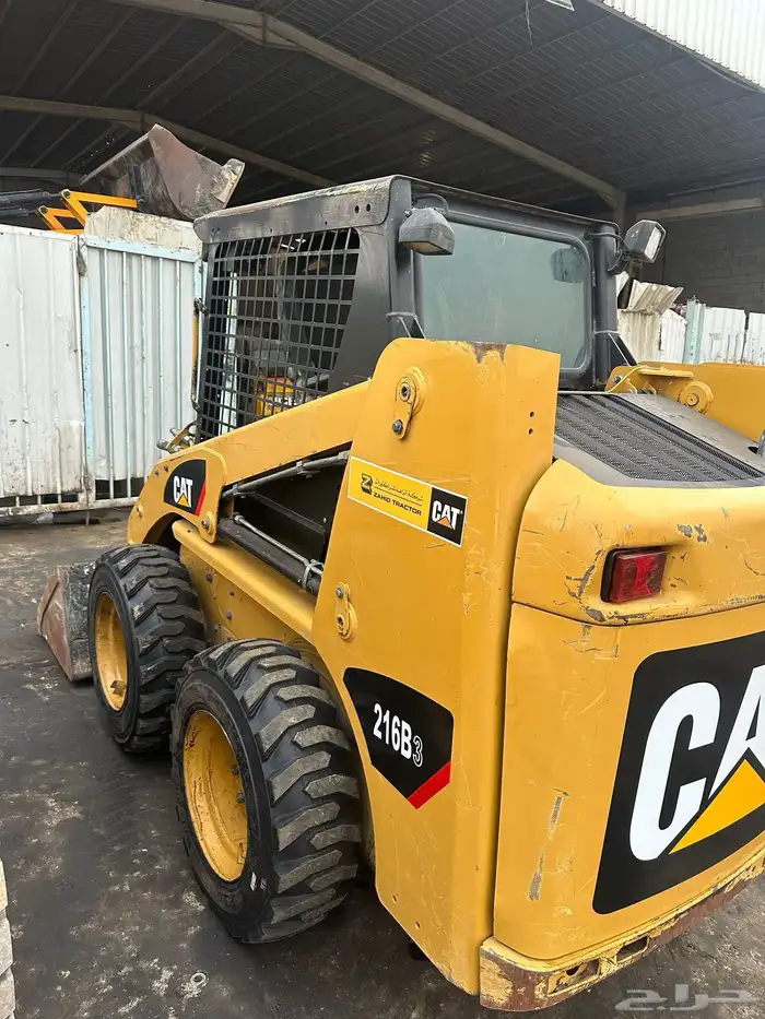 للإيجار بوبكات مع سائق هندي محترف ونظامي 0