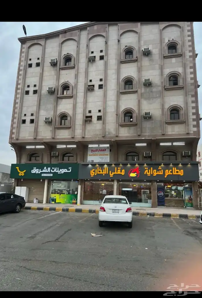 عمارة تجارية سكنية بحي المنتزهات طريق مكة جدة كيلو13 0