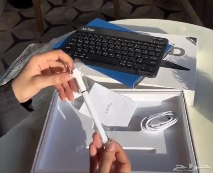 عرض خاص تابلت اير تاب مساحته 1 تيرا مع استاند تابلت 9