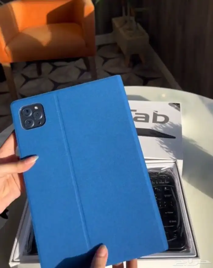 عرض خاص تابلت اير تاب مساحته 1 تيرا مع استاند تابلت 4