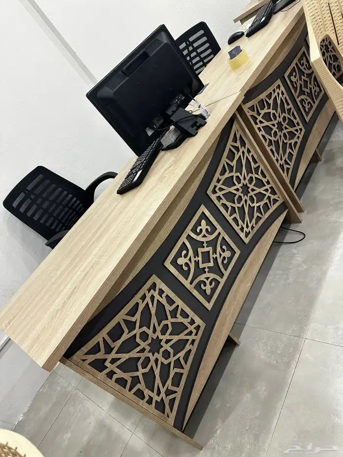 طاولات للبيع 0