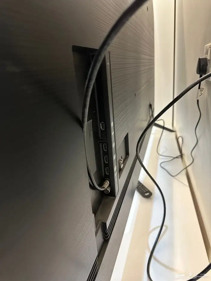 يوجد لدي شاشه مكسوره للبيع 7