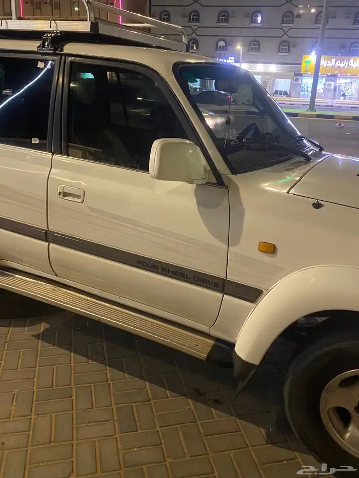 جيب صالون موديل 1997ممشي 300وعليها بودي وكاله مجدد ومفحوص 14