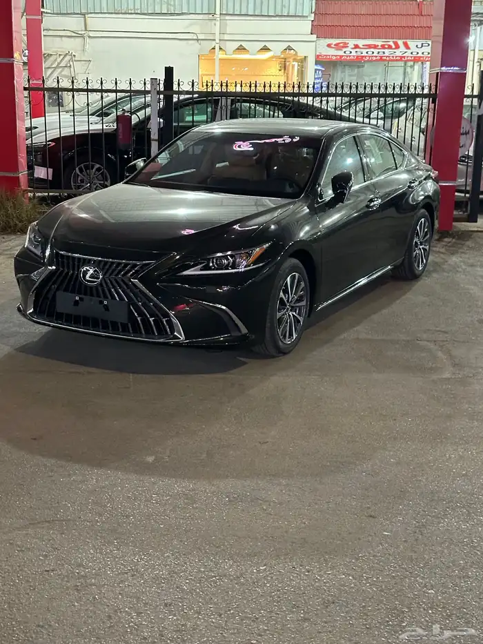 لكزس 2025 ES350 بسعر 203.000 7