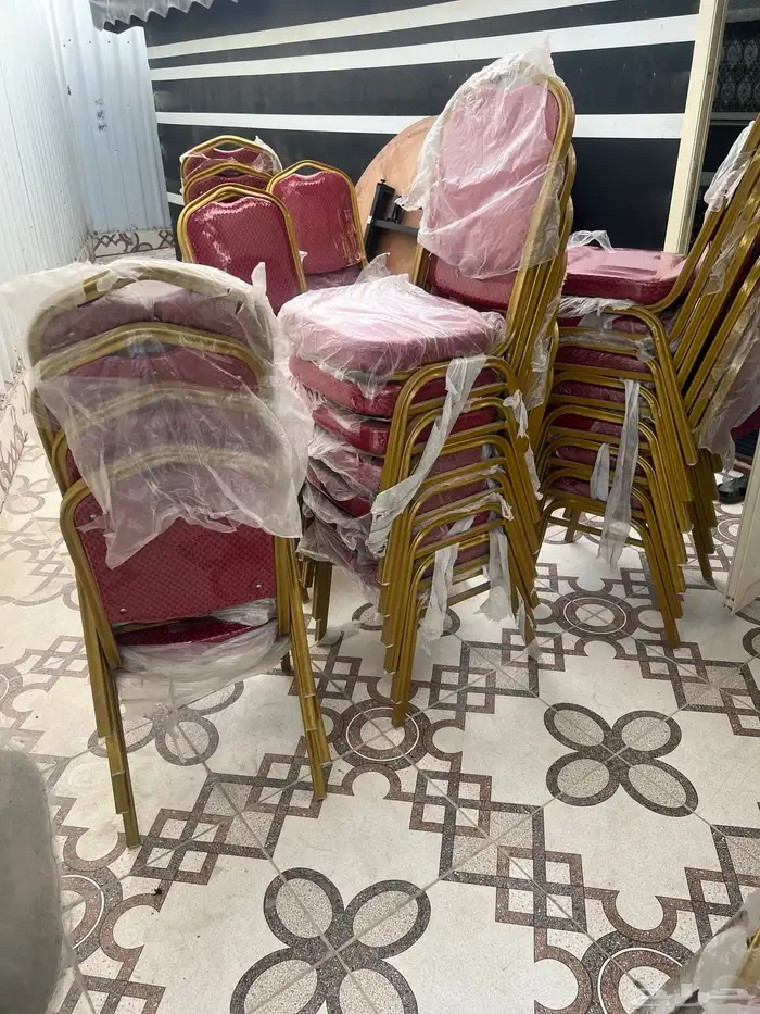 5 طاولات تقديم دائرية عرض 140 سم مع 40 كرسي 2