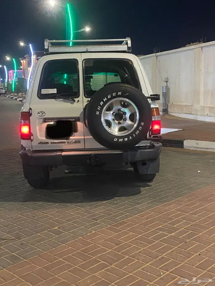 جيب صالون موديل 1997ممشي 300وعليها بودي وكاله مجدد ومفحوص 4