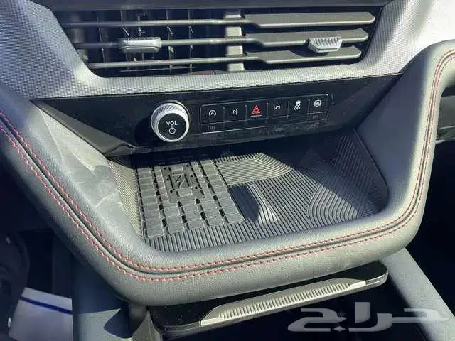 فورد اكسبلورر ST موديل 2025 (مستعمل) 18