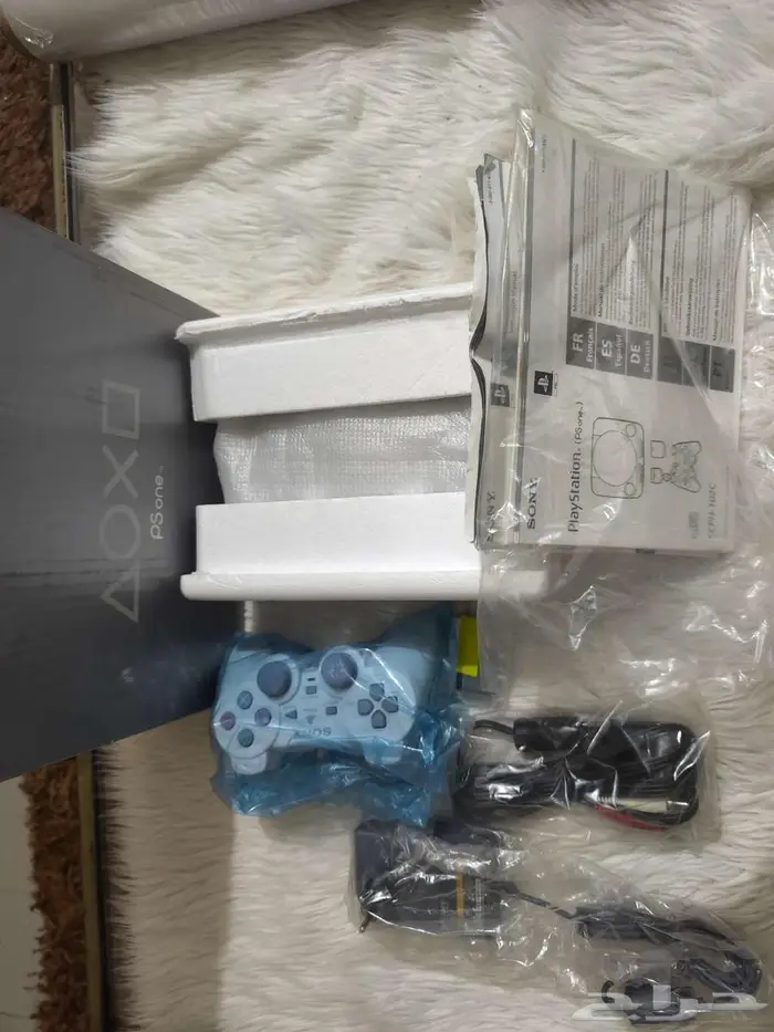 بلايستيشن 1 2 3 اصلية بكرتونها و كتيبتاتها ps1 ps2 ps3 5