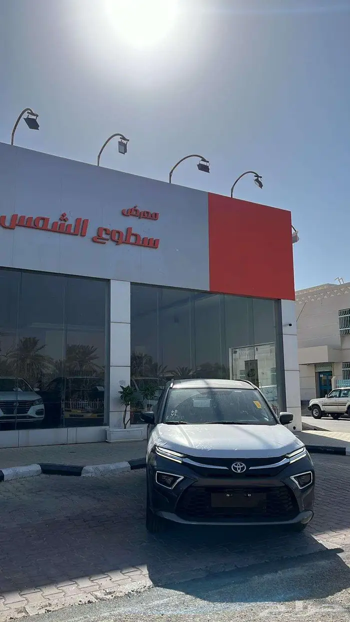 تويوتا اوربان glx 2025 متوفر لدى سطوع الشمس فل واستاندر 5
