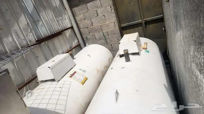 3 خزان غاز سعة 2000 لتر ممتازه ونظيفه شرط 2008 1