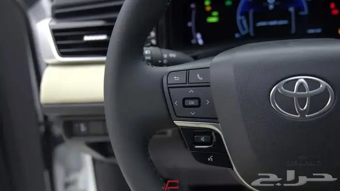 تويوتا كامري LE هايبرد 2025 12