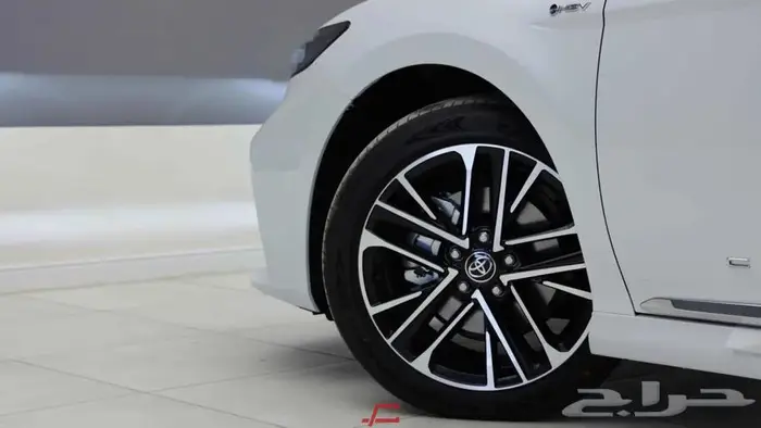 تويوتا كامري LE هايبرد 2025 5