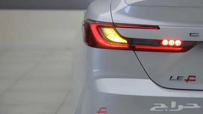 تويوتا كامري LE هايبرد 2025 7