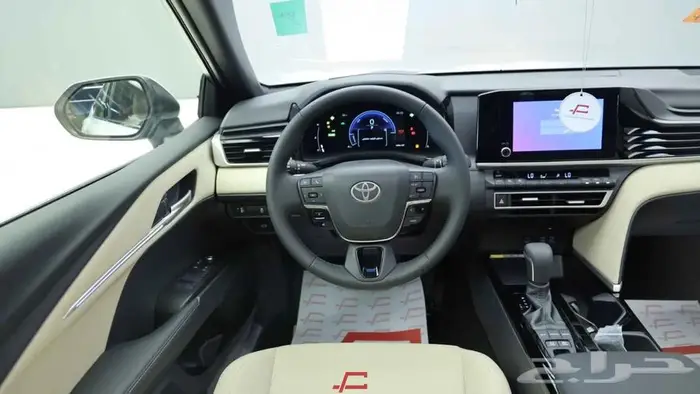 تويوتا كامري LE هايبرد 2025 9