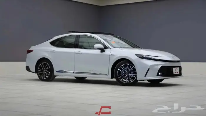 تويوتا كامري LE هايبرد 2025 0