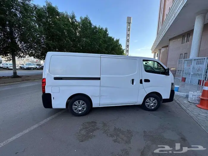 نيسان اورفان جاف للايجار 2