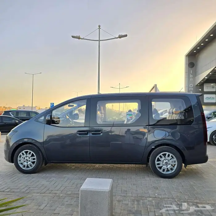 ستاريا ديزل 11 راكب اوتوماتيك 2025 (كاش _ تقسيط) 2