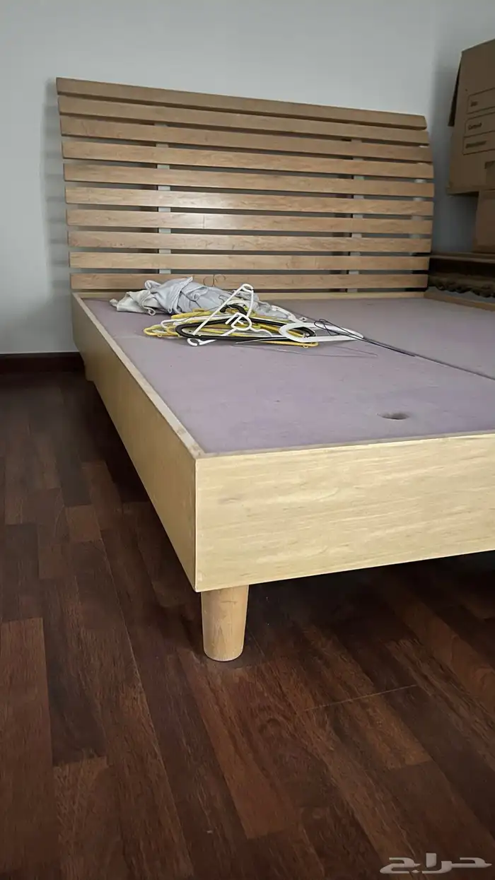 سرير خشب طبيعي عالي الجودة 0
