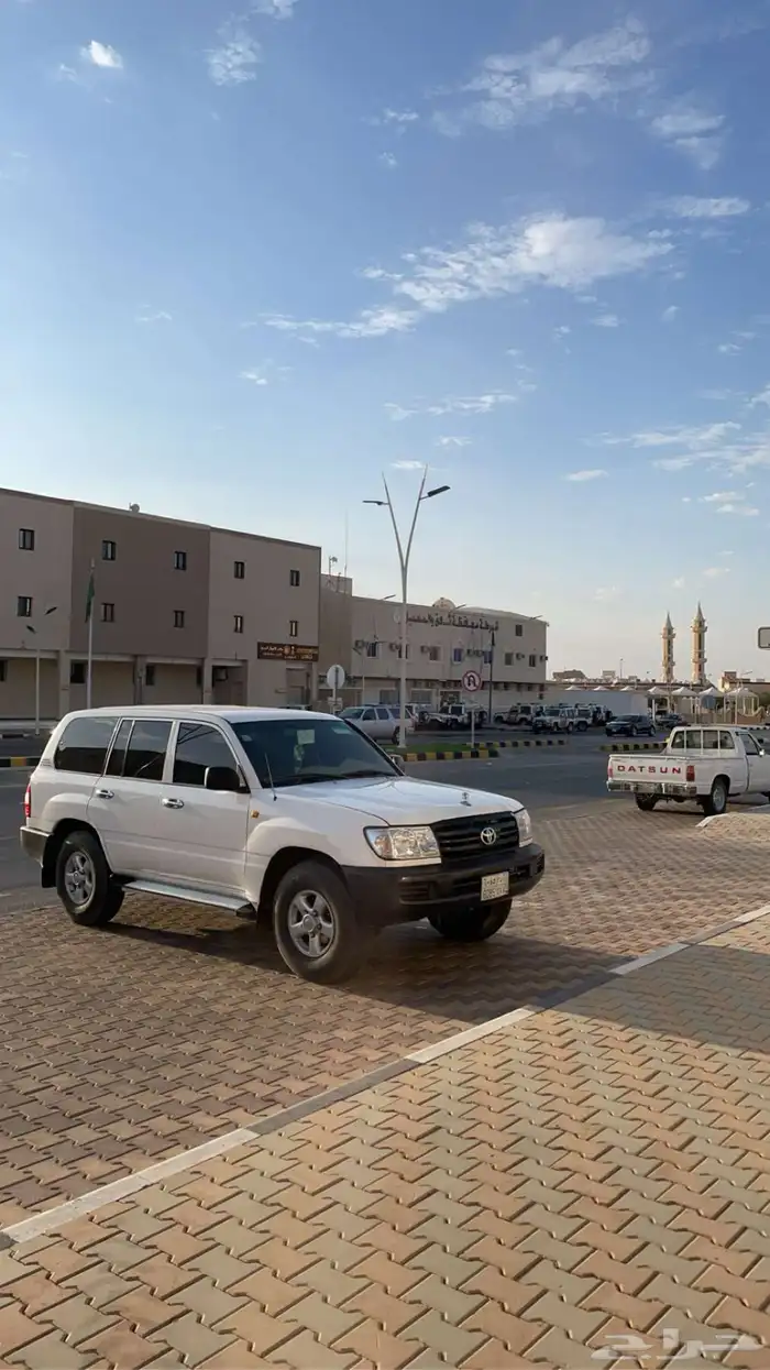 لاندكروزر 2005 حكومي مع الجوزات 4