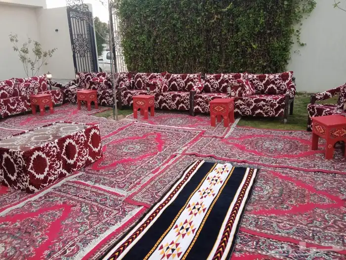 قهوجين قهوجيات صبابين صبابات خيام كراسي طاولات فرشات كنب 6