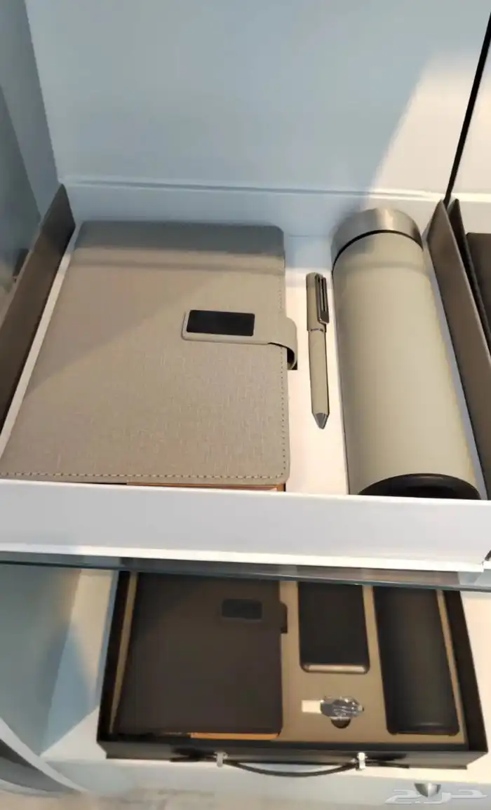 بوكس هدايا دعائية ( باور بانك مضيئ بشعار شركتك ) 1