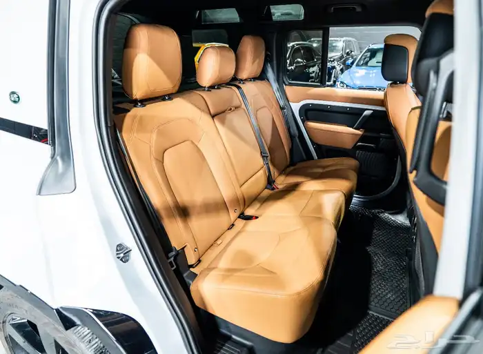 2023 Land Rover Defender P525 10