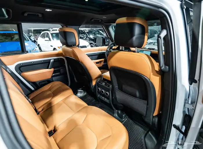 2023 Land Rover Defender P525 9