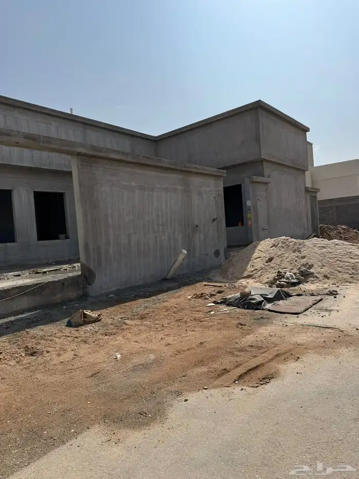 دور بالقويعية حي الصفاء للبيع موسس شقتين علوية مليس كامل 0