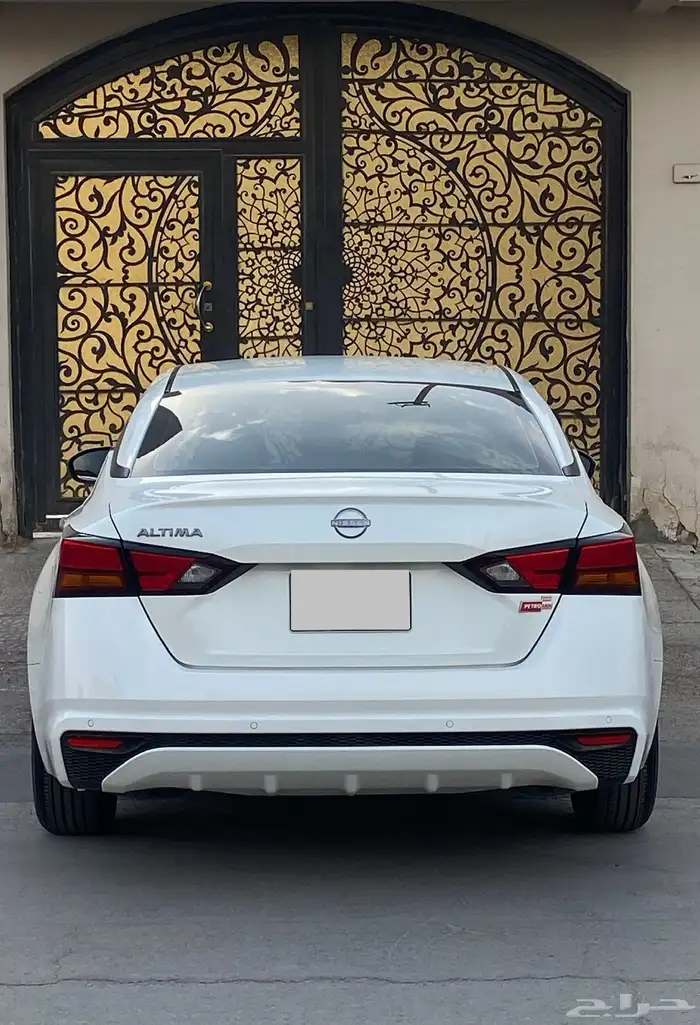 نيسان التيما 2023 استاندر 10