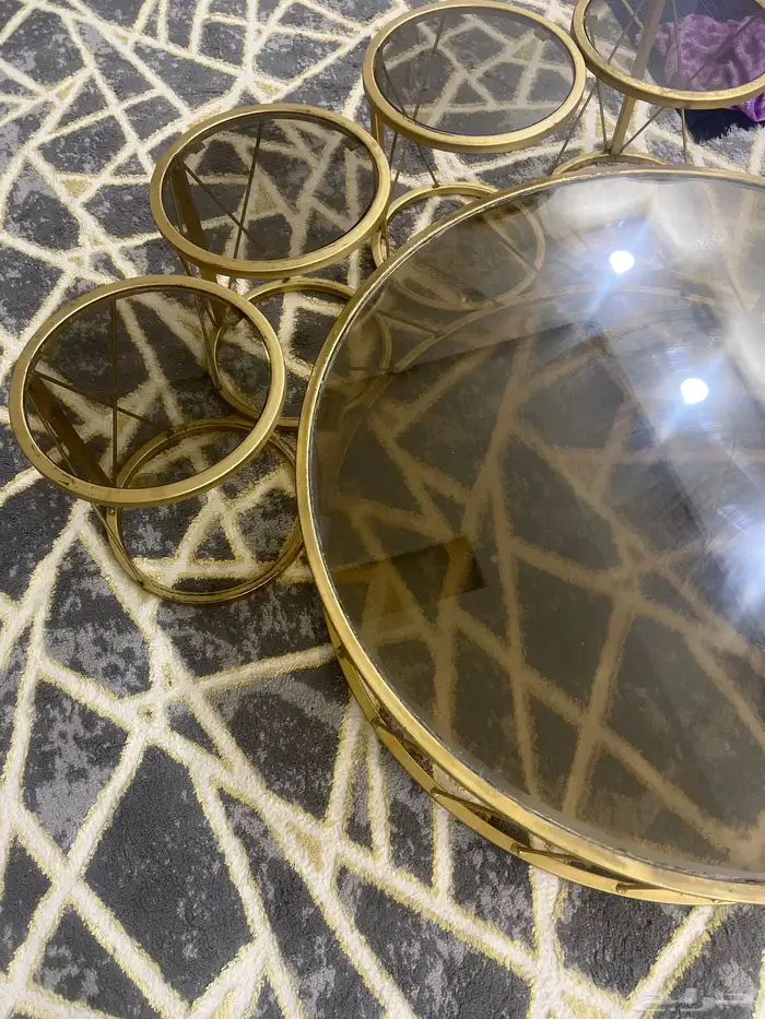 طاولة ارضية مع خدمه اربعه 1