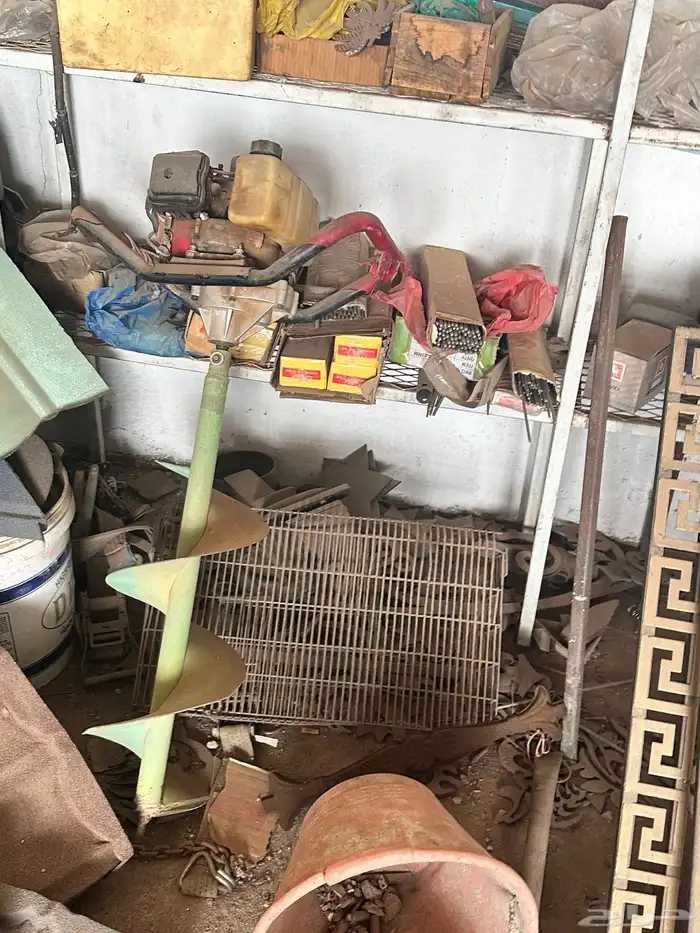 مكائن وعدد ورشة حدادة والامونيوم ومخرطة للبيع بالكامل 28
