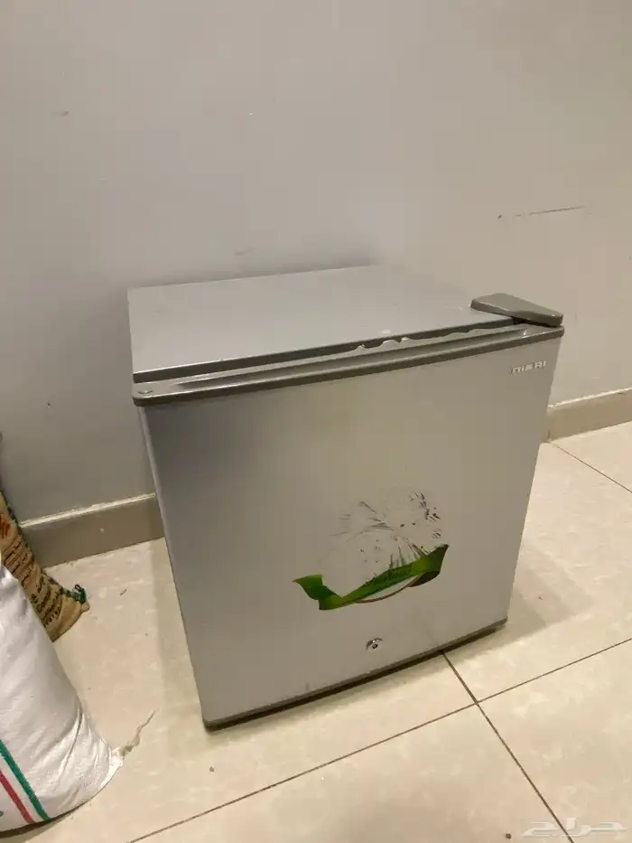 ثلاجه نيكاي صغيره لاستراحات الشباب جديده للبيع 0