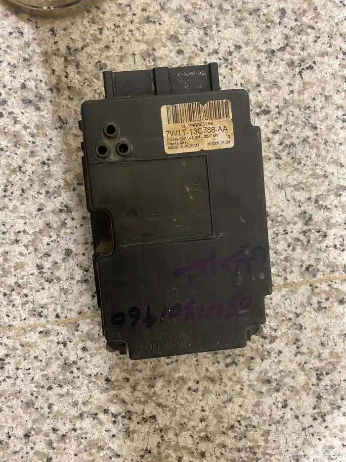 كمبيوتر فورد ماركيز 2008 3