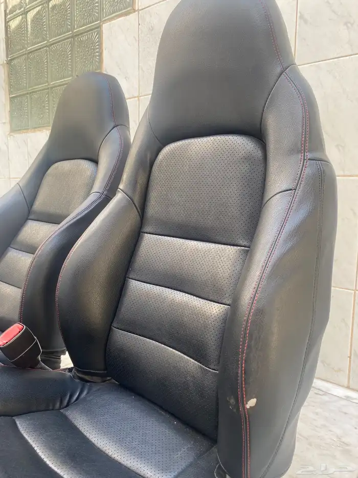 مقاعد كورفيت C6 للبيع 1