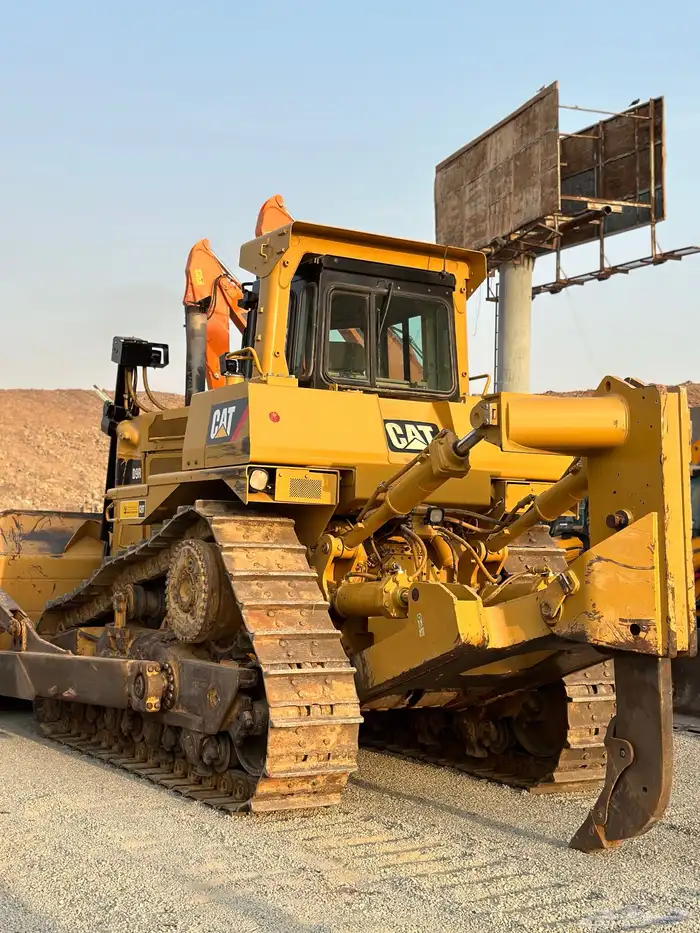 بلدوزر كتربلر D9R الزاهد نظيف جدا  موديل 2011 1