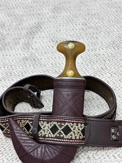 جنبيه مشرقي حك زراف 0