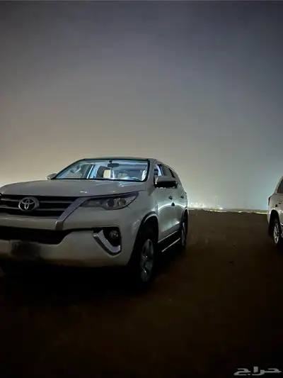 للبيع فور شنر 2018 ديزل حجم المكينه 2400 2