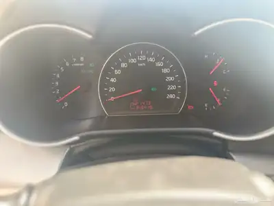 للبيع كيا سورينتو 2015 دبل 6 سلندر بدي وكاله 25