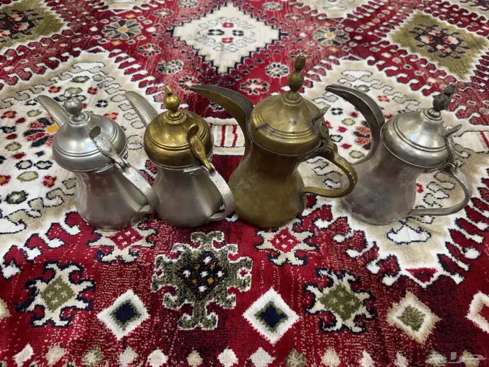 للبيع عدد 4 حبات دلال 2 حبش صنع سوري 1 رسلان 1 بغداديه 4