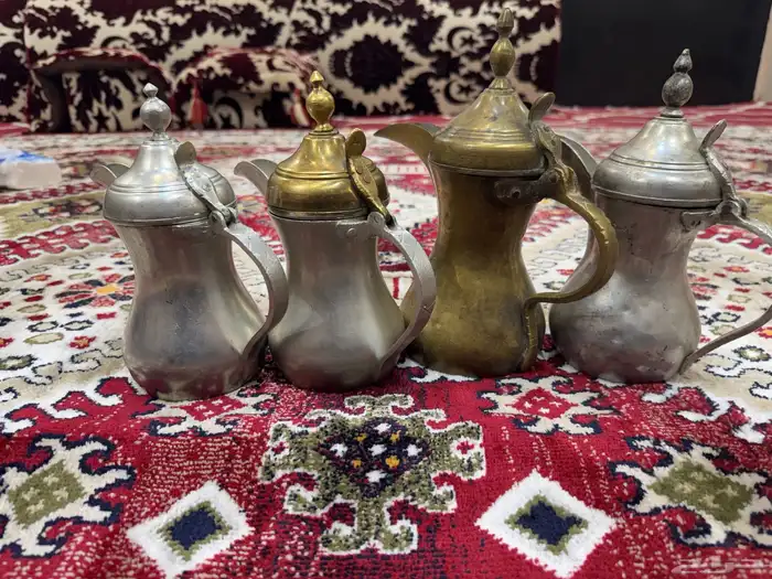 للبيع عدد 4 حبات دلال 2 حبش صنع سوري 1 رسلان 1 بغداديه 1