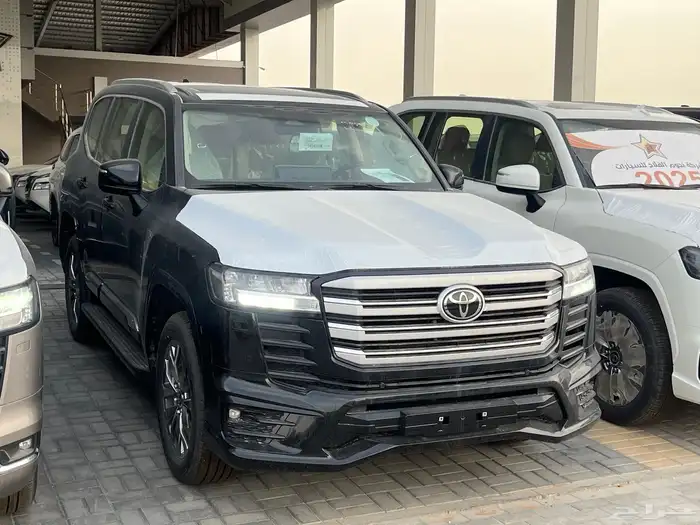 تويوتا لاندكروزر GXR S بنزين 2025 متاح اقساط و كاش 0