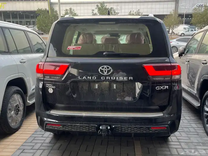 تويوتا لاندكروزر GXR S بنزين 2025 متاح اقساط و كاش 4