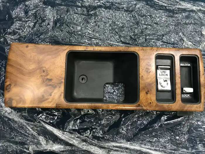 قط ع كابرس من 91 -96 وديكورات من 91-93 التواصل خاص فقط 63