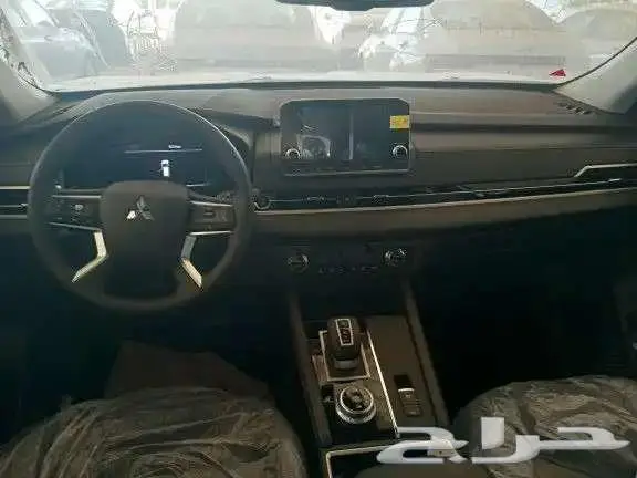 ميتسوبيشي اوتلايندر 2024 6